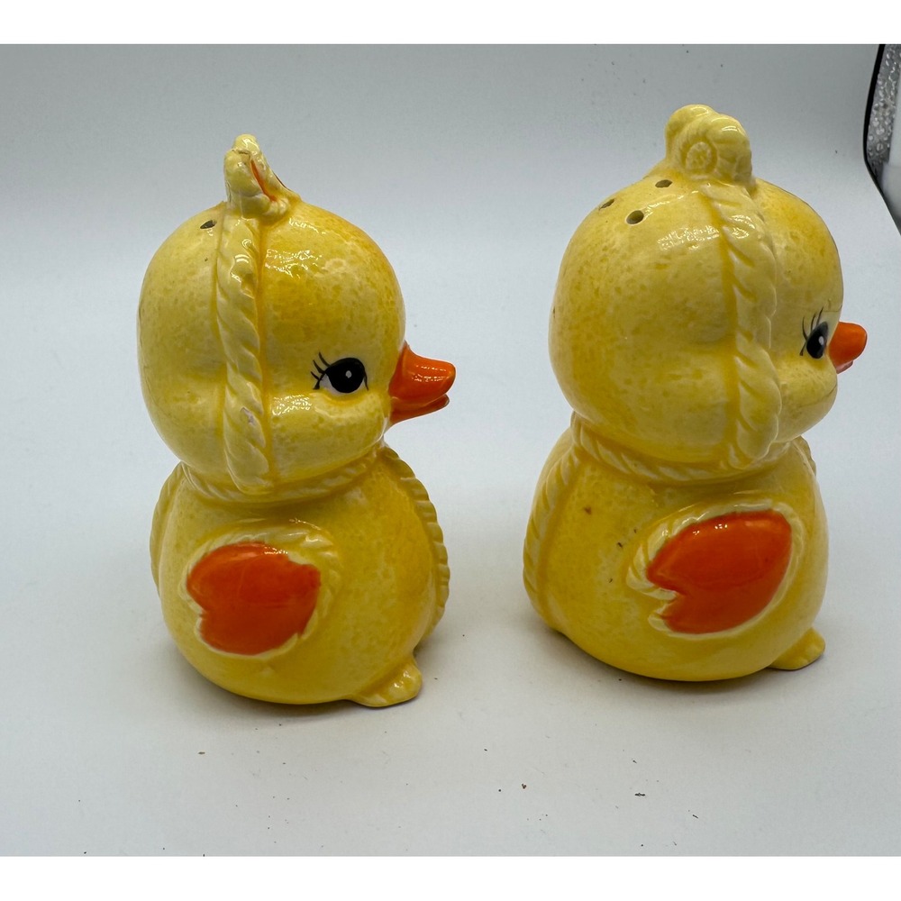 Vintage Ceramic Yellow Duck Salt and Pepper Shakers - Picture 4 of 9